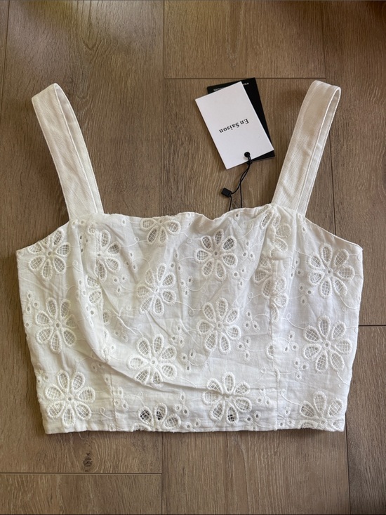 En Saison Tops - En Saison Ivory Eyelet Floral Crop Tank